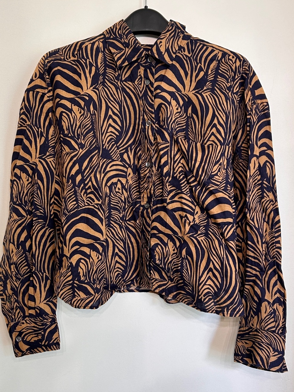 BANANA REPUBLIC 100% LINEN CROPPED BUTTON UP ZEBRA PRINT SHIRT